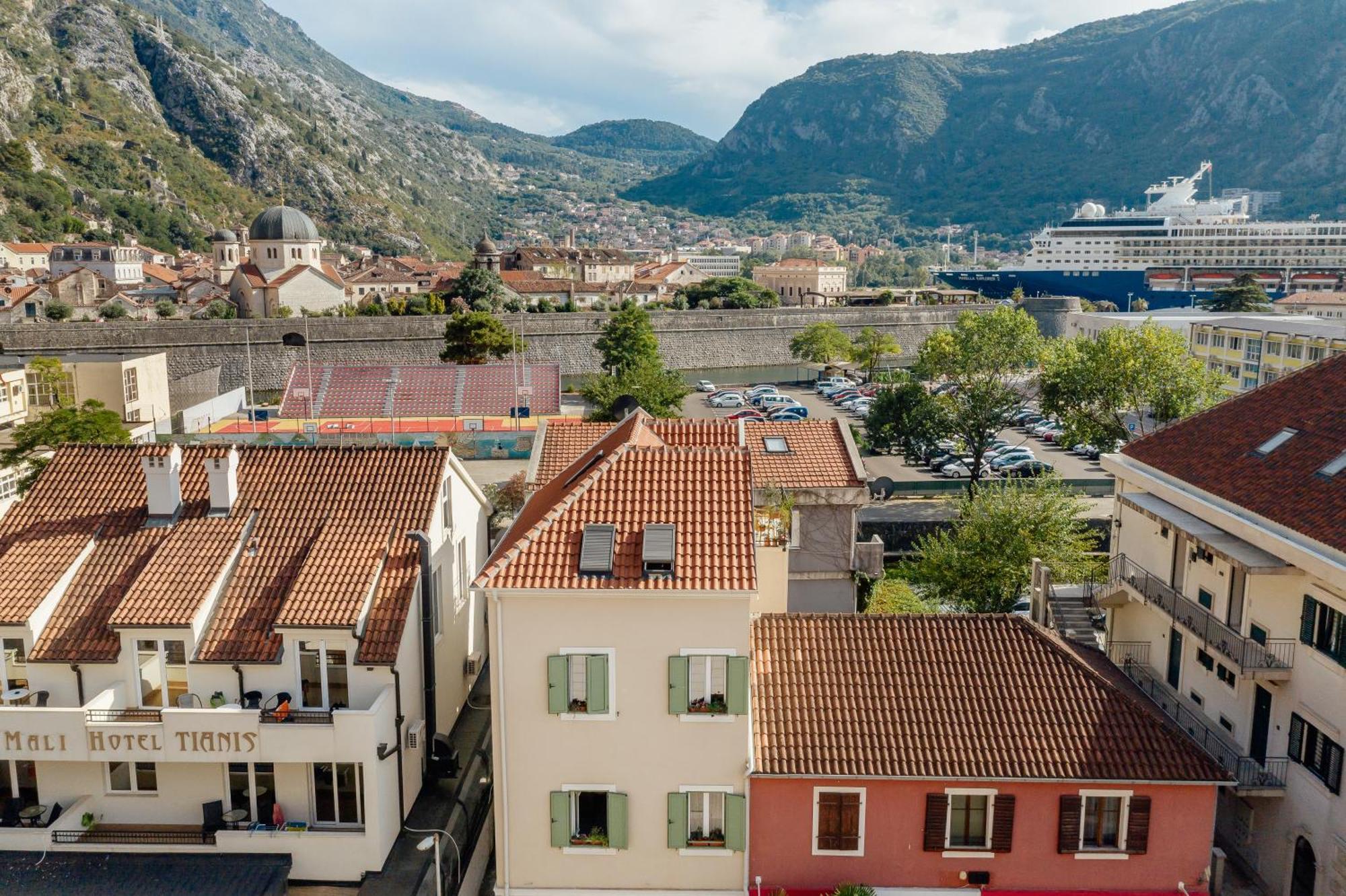 Kotor Central Point エクステリア 写真