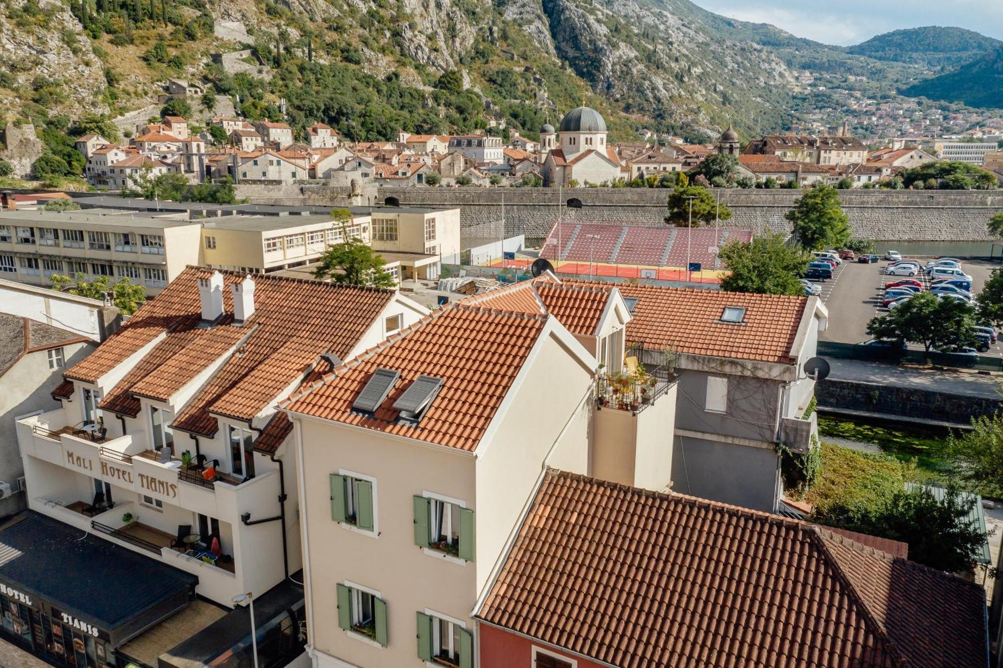 Kotor Central Point エクステリア 写真